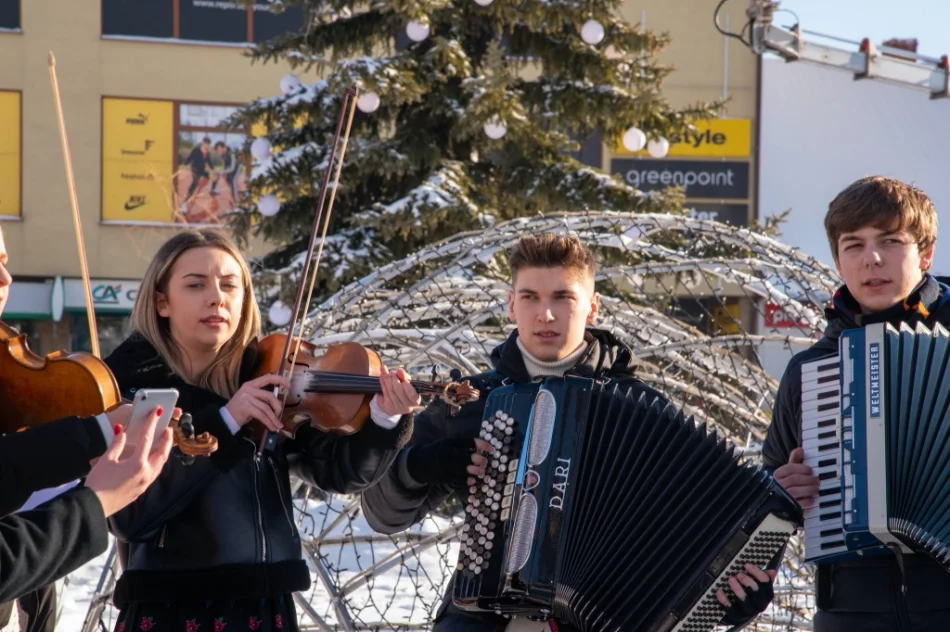 Kolejna edycja świątecznego kiermaszu - zdjęcie 3