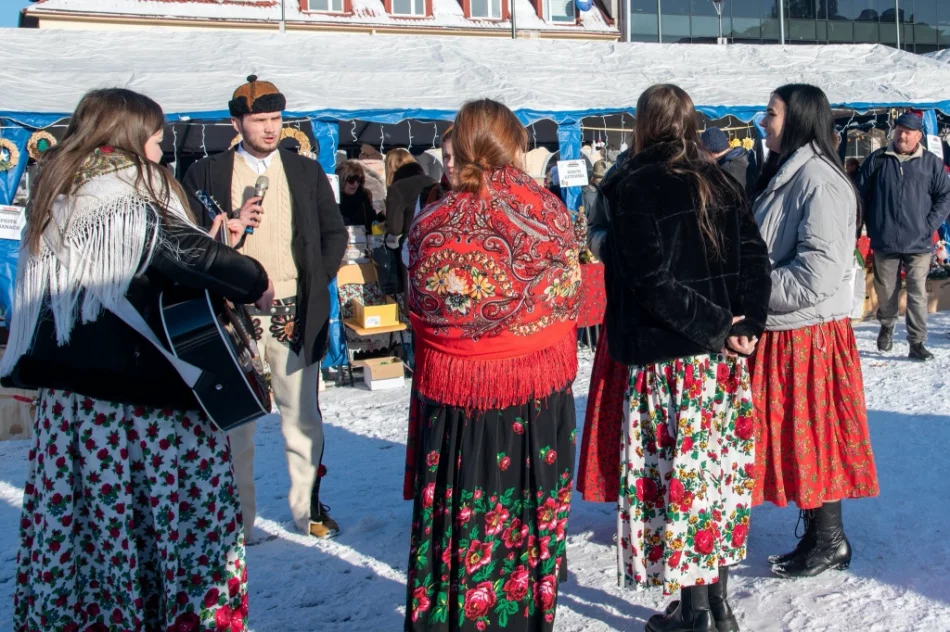 Kolejna edycja świątecznego kiermaszu - zdjęcie 13