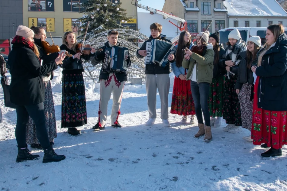 Kolejna edycja świątecznego kiermaszu - zdjęcie 20