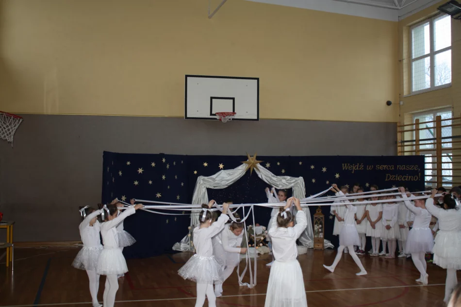 Jasełka w Szkole Podstawowej nr 1 w Męcinie - zdjęcie 5