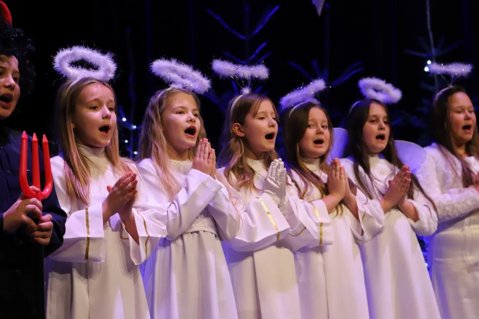 II Międzyszkolny Konkurs Kolęd i Pastorałek „Gore Gwiazda Juzusowi”. - zdjęcie 6