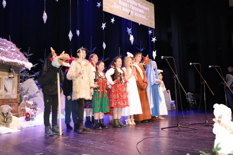 II Międzyszkolny Konkurs Kolęd i Pastorałek „Gore Gwiazda Juzusowi”. - zdjęcie 11