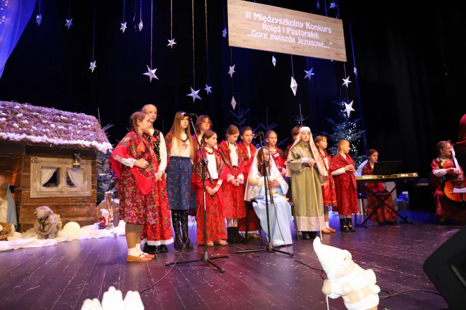 II Międzyszkolny Konkurs Kolęd i Pastorałek „Gore Gwiazda Juzusowi”. - zdjęcie 14