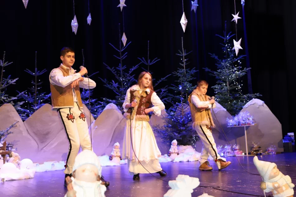 II Międzyszkolny Konkurs Kolęd i Pastorałek „Gore Gwiazda Juzusowi”. - zdjęcie 16