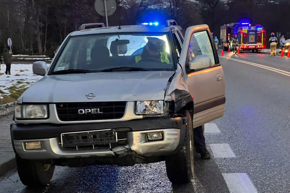 Zderzenie dwóch pojazdów na skrzyżowaniu - zdjęcie 2