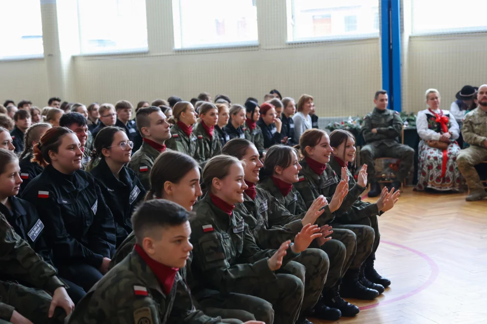 Jasełka dla społeczności szkolnej i zaproszonych gości - zdjęcie 5