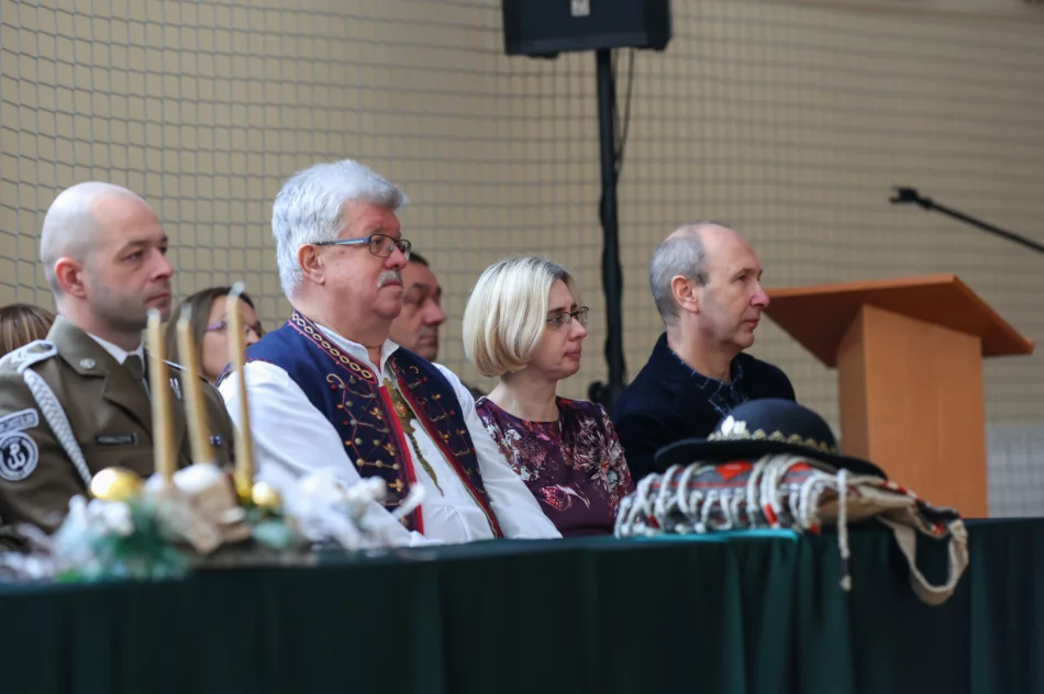 Jasełka dla społeczności szkolnej i zaproszonych gości - zdjęcie 6