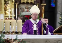 Abp. Grzegorz Ryś: świat byłby lepszy, gdybyśmy się nauczyli patrzeć na ludzi po Bożemu - zdjęcie główne