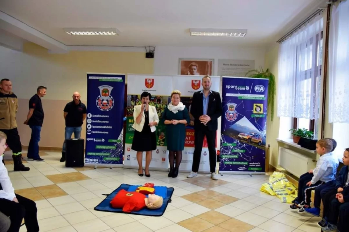 Szkole przekazano defibrylator AED