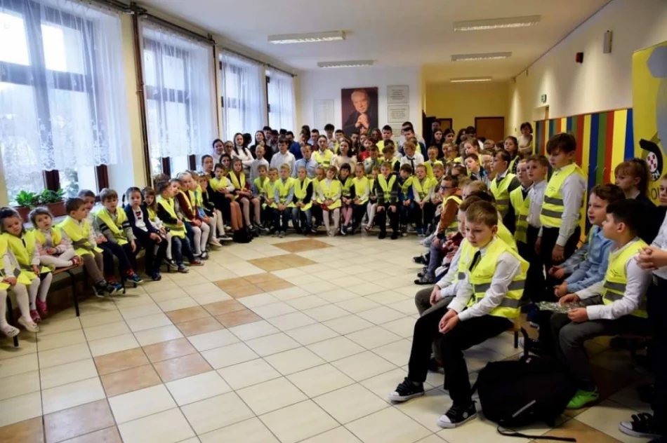 Szkole przekazano defibrylator AED - zdjęcie 4