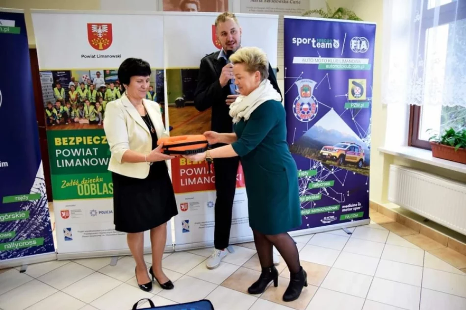 Szkole przekazano defibrylator AED - zdjęcie 9