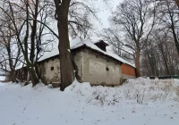 Kiedy zdegradowane budynki podworskie doczekają się odnowienia? - zdjęcie główne