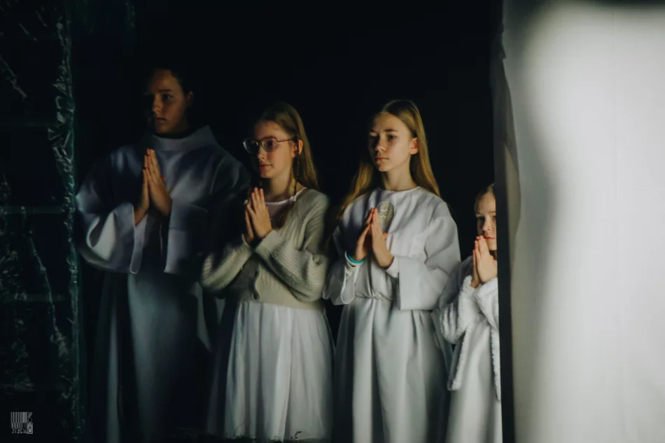 Szkolne Jasełka 2022 w Zespole Szkół Samorządowych nr 1 w Limanowej - zdjęcie 13