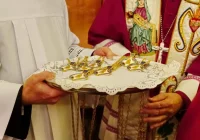 Biskup wręczył godności kapłańskie. Są nowi kanonicy honorowi w Limanowej - zdjęcie główne