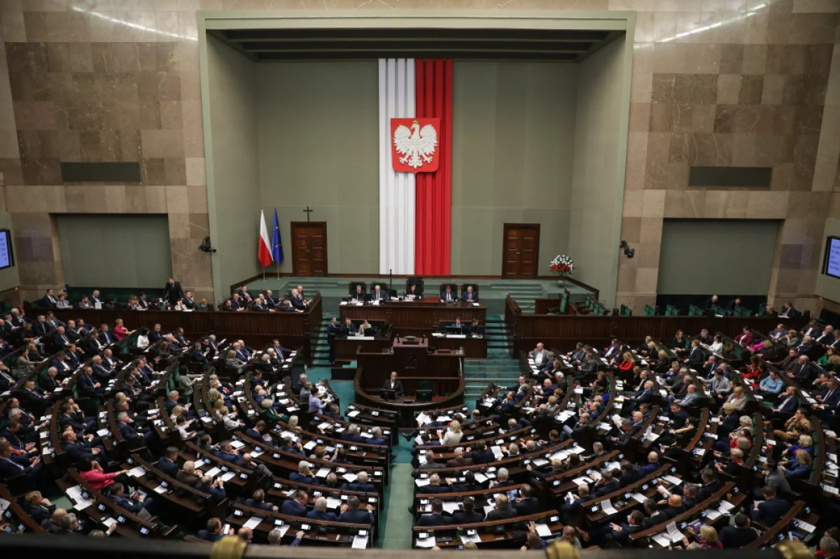 ​Sejm w 2022 r. zebrał się na 24 posiedzeniach; uchwalił 198 ustaw