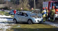 Dachowanie na "krajówce", dwie osoby trafiły do szpitala - zdjęcie 3