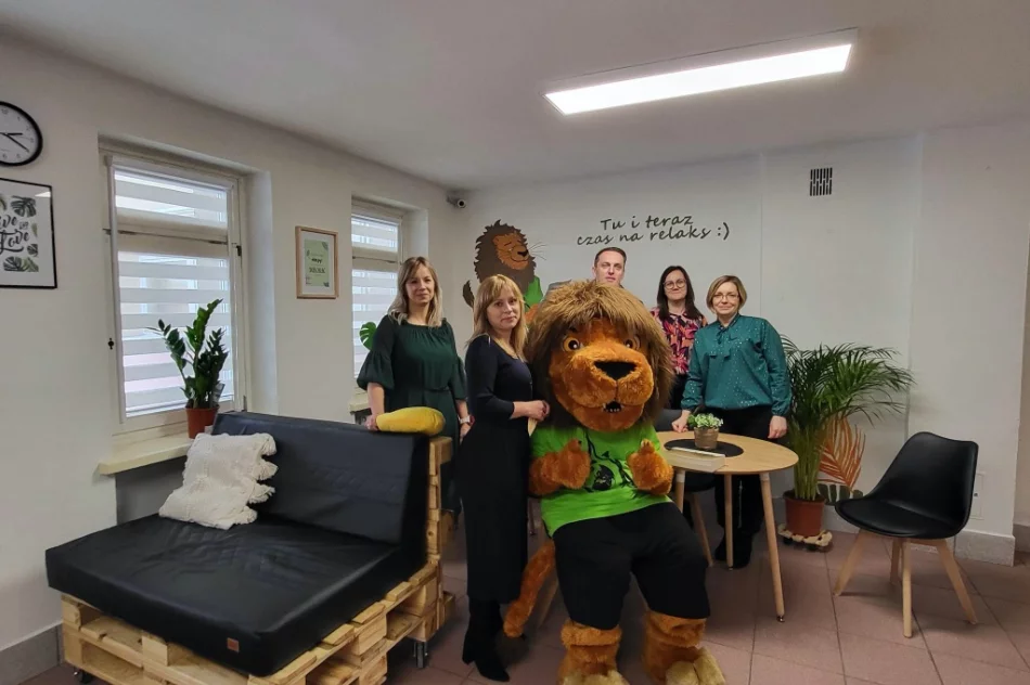 W szkole otwarto strefę relaksu - zdjęcie 12