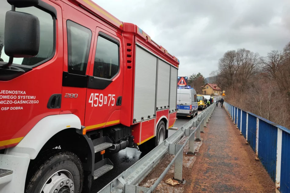 Źle zamocował przyczepę, rozbiła się o inne auto - zdjęcie 2