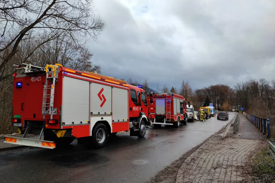 Źle zamocował przyczepę, rozbiła się o inne auto - zdjęcie 5