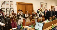 Kolędnicy z Zespołu „Limanowianie” na sesji Rady Miasta - zdjęcie 2