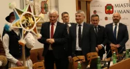 Kolędnicy z Zespołu „Limanowianie” na sesji Rady Miasta - zdjęcie 5