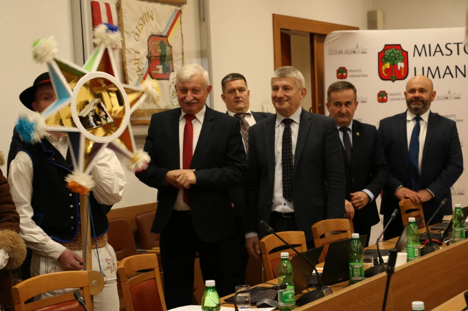 Kolędnicy z Zespołu „Limanowianie” na sesji Rady Miasta - zdjęcie 5