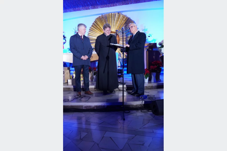 W Męcinie kolędowali razem z Zespołem Pogwizdani! - zdjęcie 5