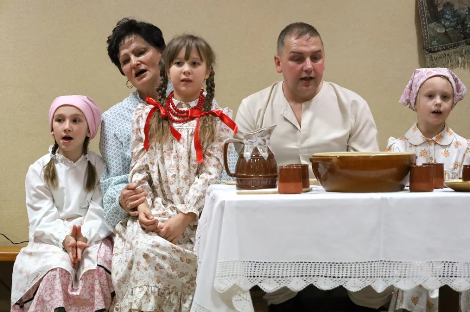 Wigilia - Historia Lachów limanowskich kapliczkami pisana - zdjęcie 2