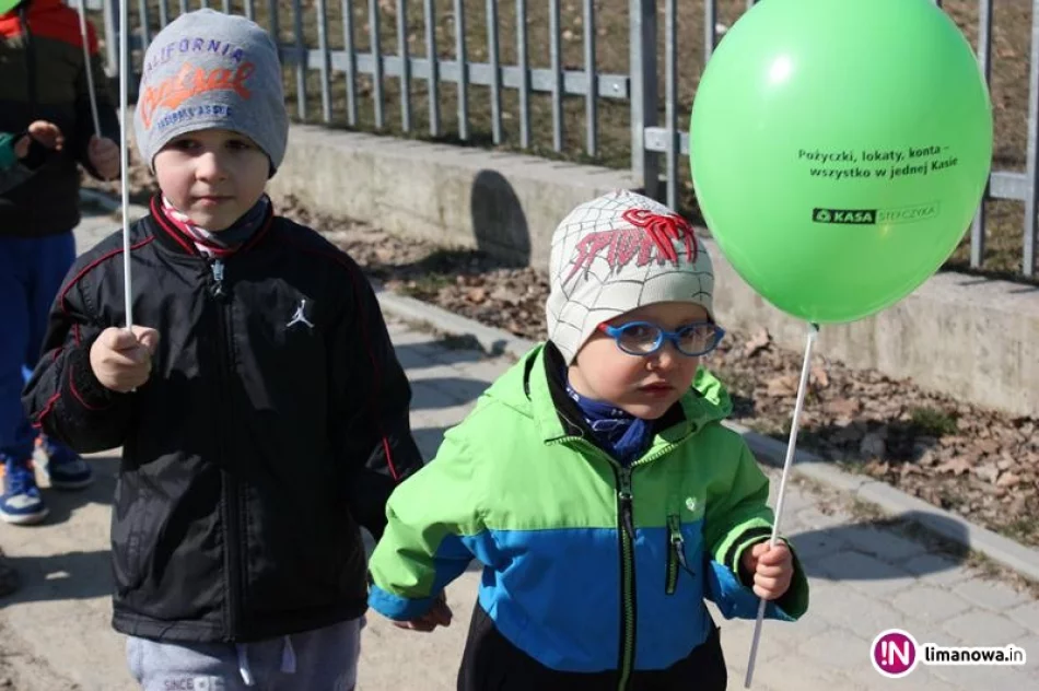 Przedszkolaki przywitały wiosnę! - zdjęcie 4