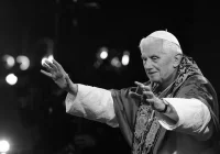 Benedykt XVI podczas pielgrzymki do Polski w 2006 r.: niech nie zabraknie światu waszego świadectwa - zdjęcie główne