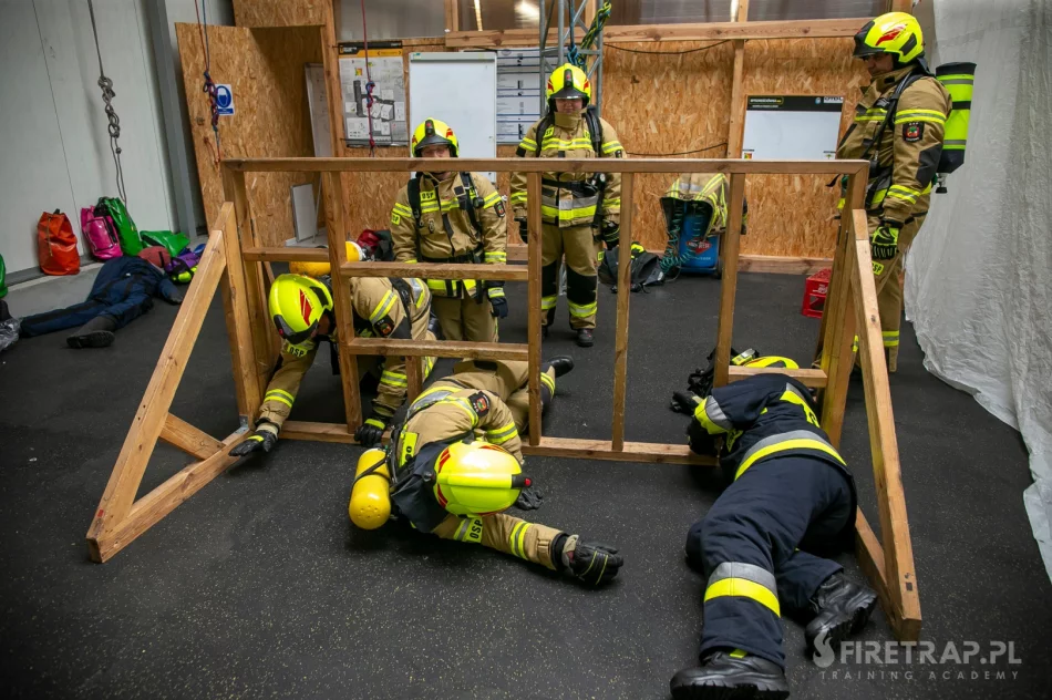 Druhowie z OSP Limanowa podnieśli swoje kwalifikacje w ramach konkursu Narodowego Instytutu Wolności - zdjęcie 2
