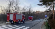 Samochód wjechał do rowu, kierująca zabrana do szpitala - zdjęcie 2