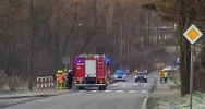 Samochód wjechał do rowu, kierująca zabrana do szpitala - zdjęcie 3