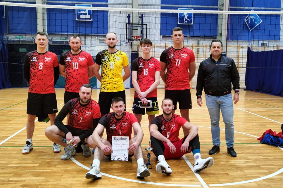 Siatkarska rywalizacja o Puchar Starosty - zdjęcie 2
