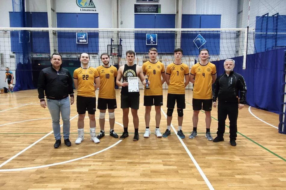 Siatkarska rywalizacja o Puchar Starosty - zdjęcie 3