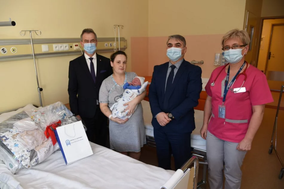 Dawid pierwszym dzieckiem urodzonym w powiecie - zdjęcie 3