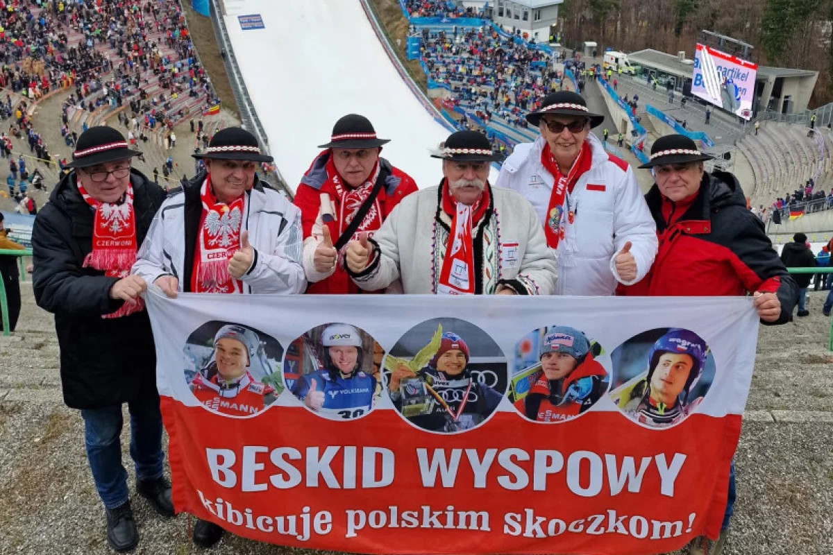 Kibicują naszym i promują Beskid Wyspowy