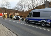 Zderzenie dwóch pojazdów, jedna osoba trafiła do szpitala - zdjęcie główne