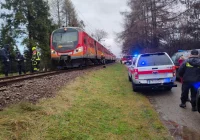Małopolskie: Młoda kobieta zginęła w Kętach pod kołami pociągu - zdjęcie główne