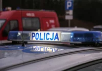 Gwałtowne hamowanie po wyprzedzaniu - zderzenie 3 pojazdów - zdjęcie główne