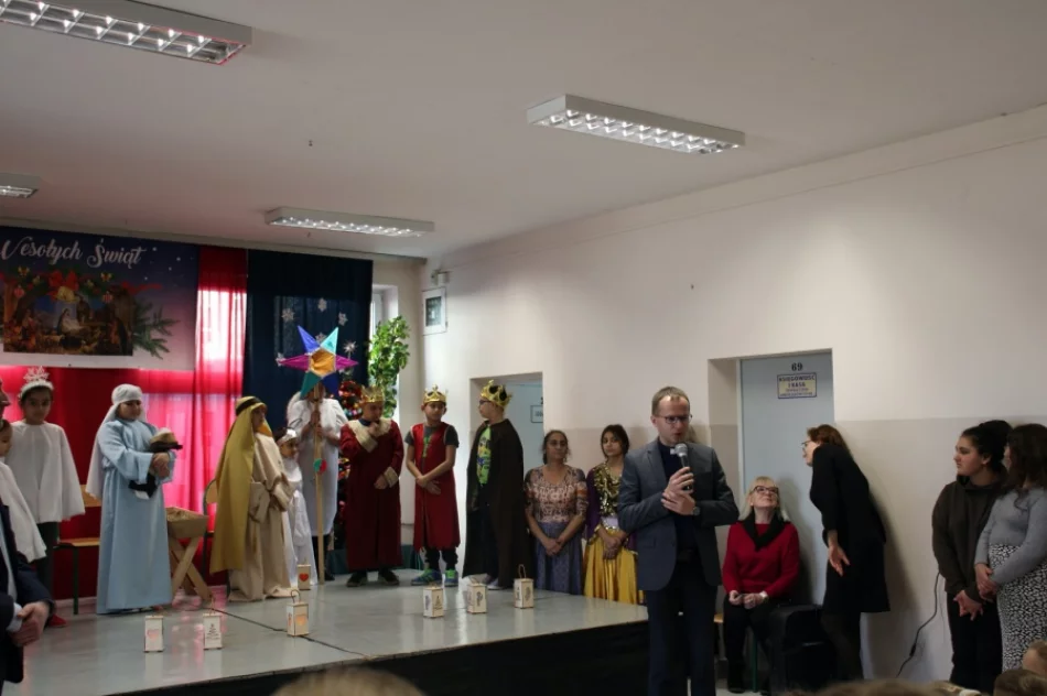 Romskie jasełka w szkole - zdjęcie 10