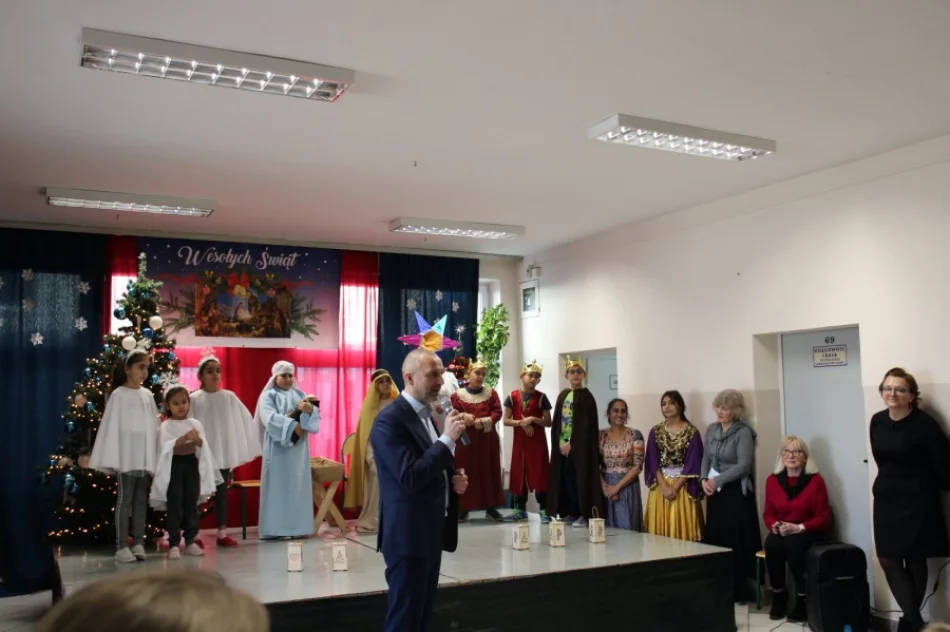 Romskie jasełka w szkole - zdjęcie 11