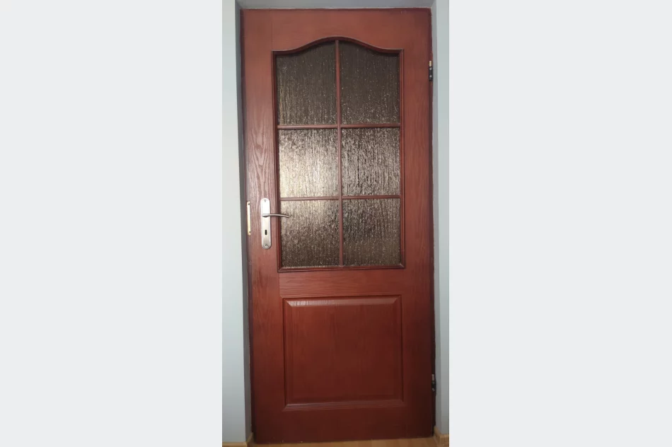 Drzwi pokojowe drewniane z szybą PRAWE - zdjęcie 1