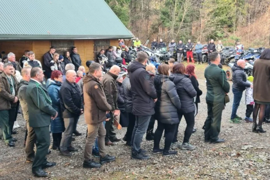 Przy nowej kapliczce modlono się za zmarłego 19-latka - zdjęcie 15