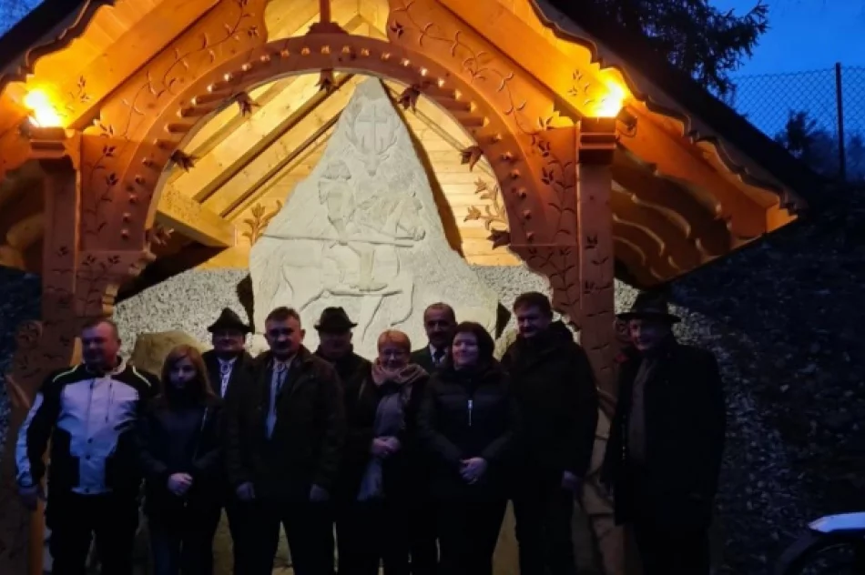 Przy nowej kapliczce modlono się za zmarłego 19-latka - zdjęcie 17