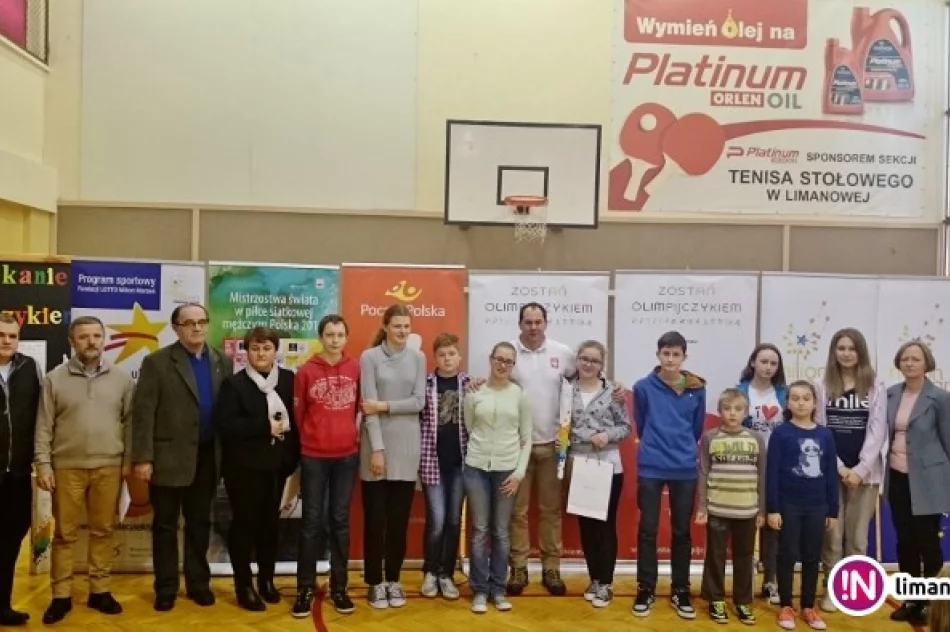 Spotkanie z polskim łyżwiarzem szybkim – olimpijczykiem Pawłem Zygmuntem w ZSS nr 4 w Limanowej - zdjęcie 4