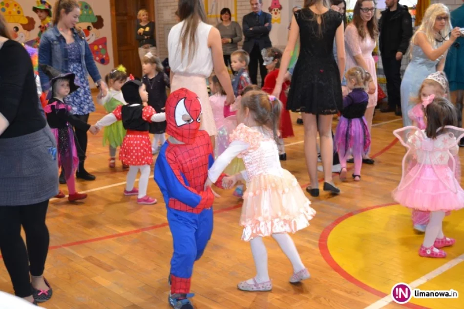 Bal Karnawałowy w Miejskim Przedszkolu nr 2 - zdjęcie 4