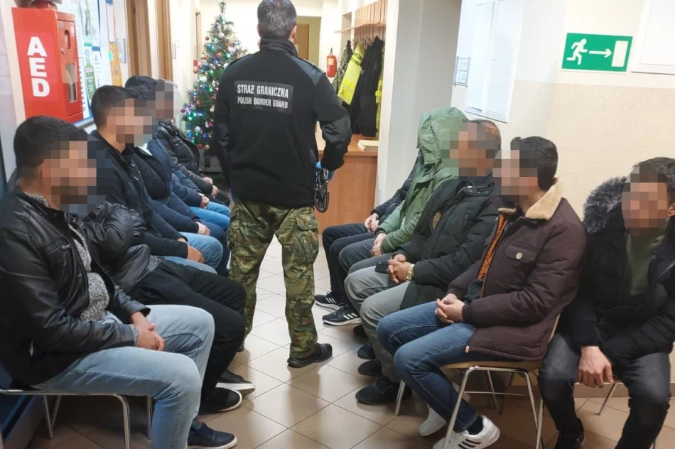 Małopolska: Ukrainiec przewoził osobówką 12 Turków - zdjęcie 3