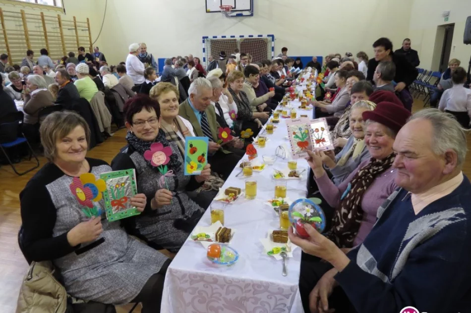 Radosne obchody Dnia Babci i Dziadka w Zespole Szkół Nr 1 w Starej Wsi - zdjęcie 4
