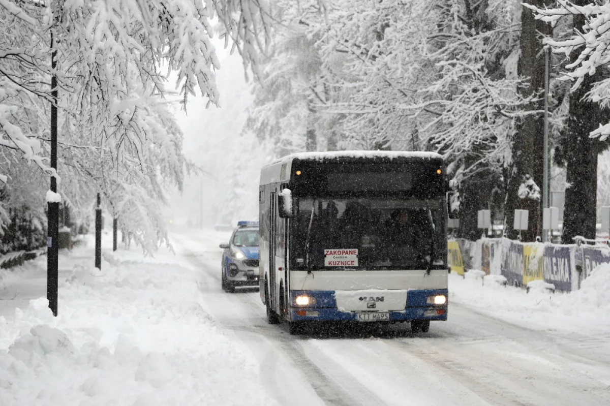 W Tatrach powrót zimy; w Zakopanem 10 cm śniegu